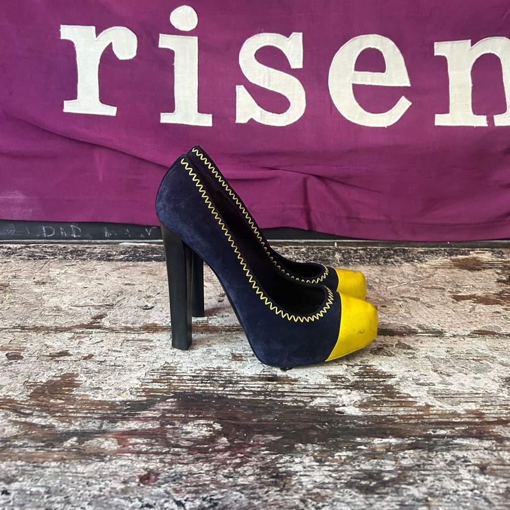 Made In Italy DSquared2 High Heel Pumps